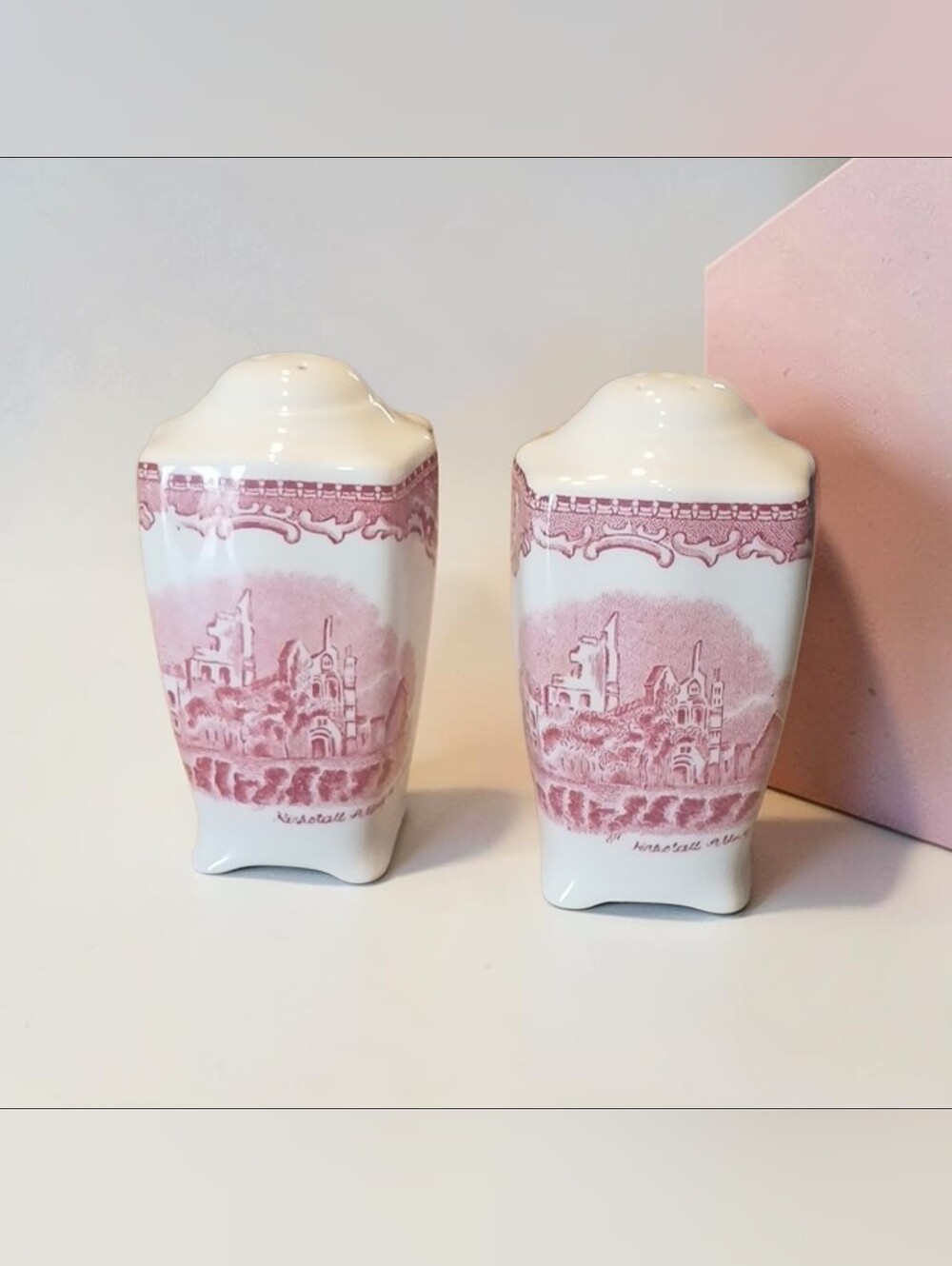 Vintage Old Britain Castles Salt & Pepper Shakers - Picture 3 of 6